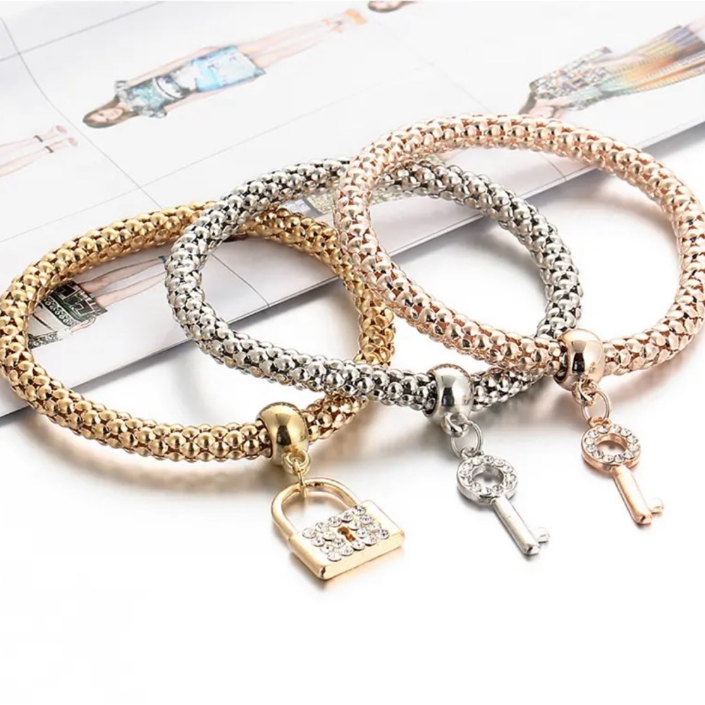 Beautiful Stackable Bracelet Set With Lock & Key Shape Pendant
